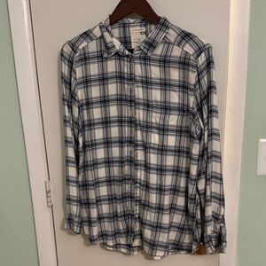 American Eagle Women’s Blue and White Plaid Shirt